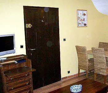 Leopold Hotel