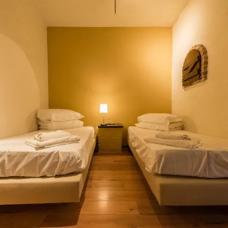 Leopold Hotel 2*